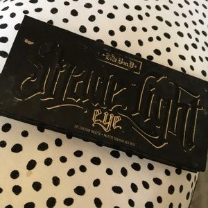 Kat Von D- Shade and Light Eye Palette